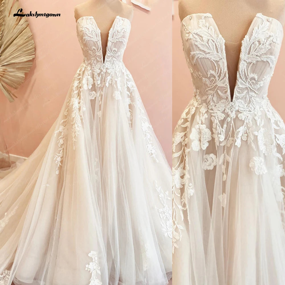 Embellished DressVintage Deep V Neck Weddding Dresses Vestido De Novia Lace Appliques A Line Open Back Sweep Train Bridal Gown abito da spos Embellished DressVintage Deep V Neck Weddding Dresses Vestido De Novia Lace Appliques A Line Open Back Sweep Train Bridal Gown abito da spos