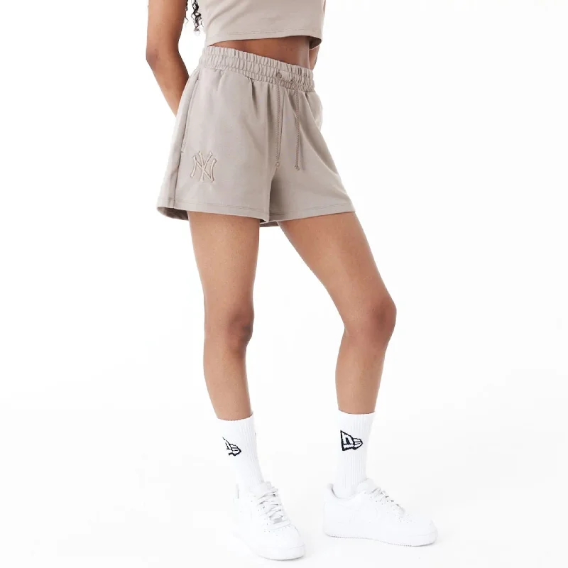 Men's Pants with Button-Down PocketsNew York Yankees Womens MLB Lifestyle Brown Shorts Men's Pants with Button-Down PocketsNew York Yankees Womens MLB Lifestyle Brown Shorts