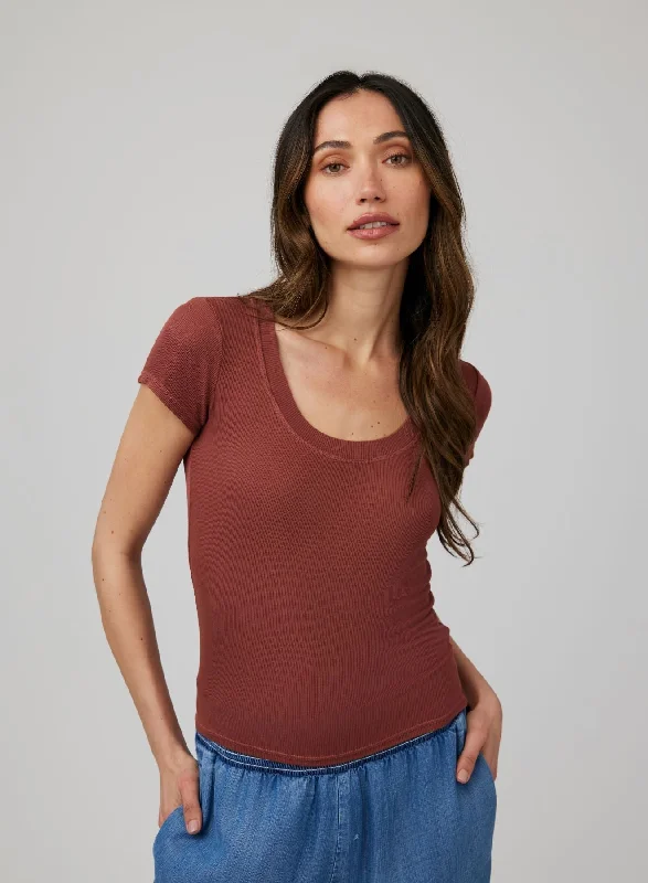 Men's Shirts with Contrast CollarsWide Scoop Neck Tee - Beachwood