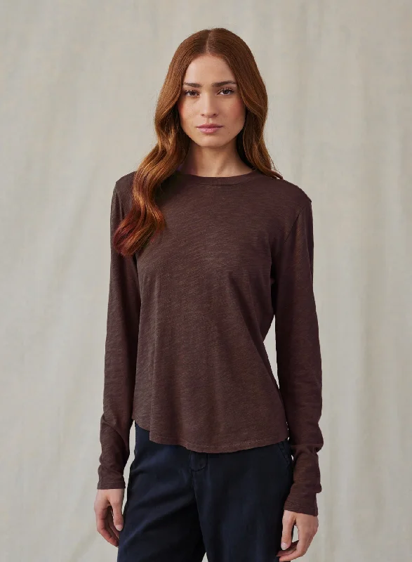 Men's Shirts with Adjustable HemlinesLong Sleeve Crew Tee - Chestnut Brown