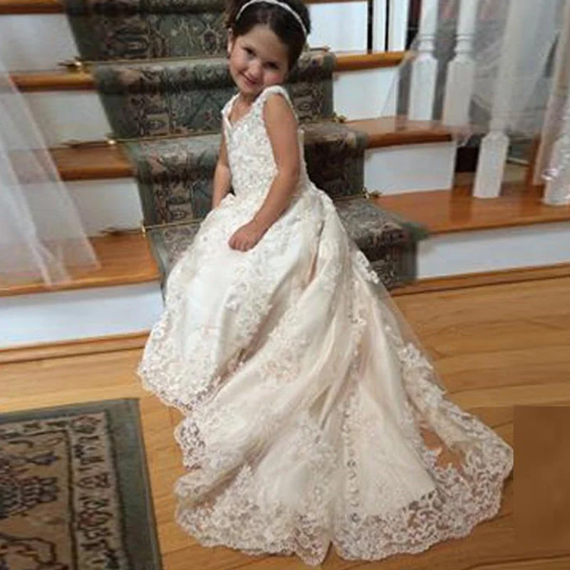women's trendy dressesLovely lace Flower Girl Dresses Little Child Ball Gown Floor Length First Communion Gown SP681