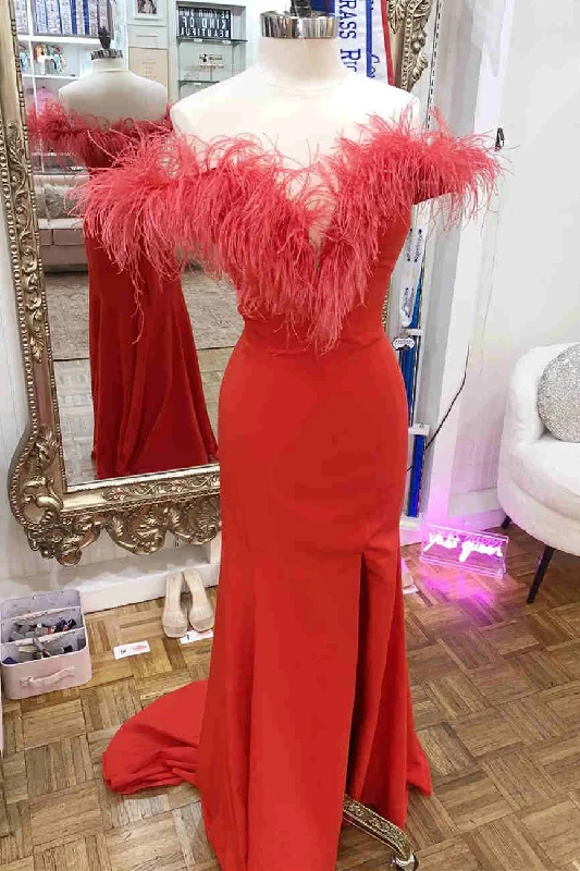 Prom DressVera | Plunging Neck Red Feather Long Formal Dress with Slit