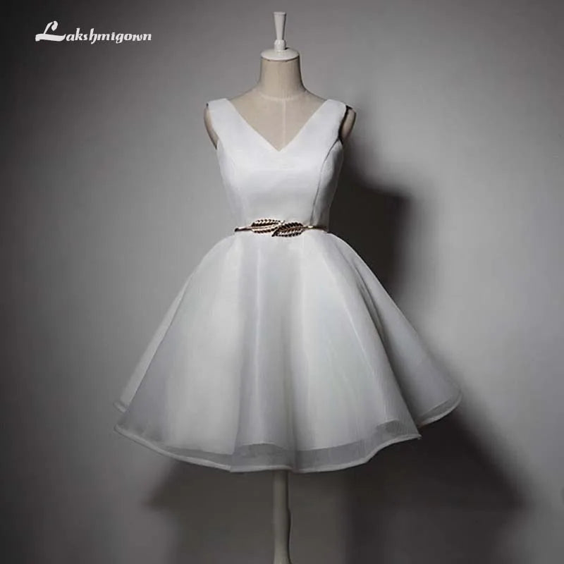 Trumpet DressRoycebridal Cheap Short Beach Wedding Dresses Backless Women Formal Bridal Party Gowns White Dress With Sashes robe de mariee de luxe Trumpet DressRoycebridal Cheap Short Beach Wedding Dresses Backless Women Formal Bridal Party Gowns White Dress With Sashes robe de mariee de luxe
