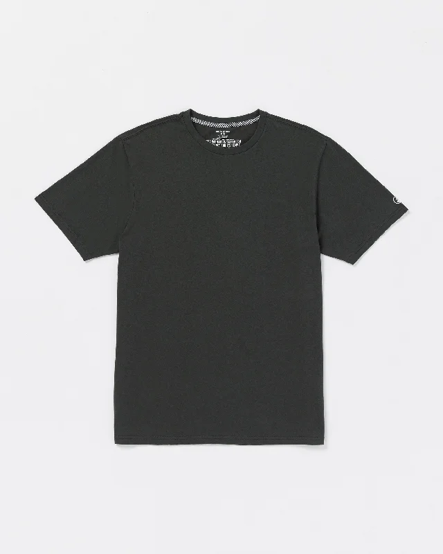 Men's Jeans with a Distressed LookSolid Short Sleeve Tee - Stealth