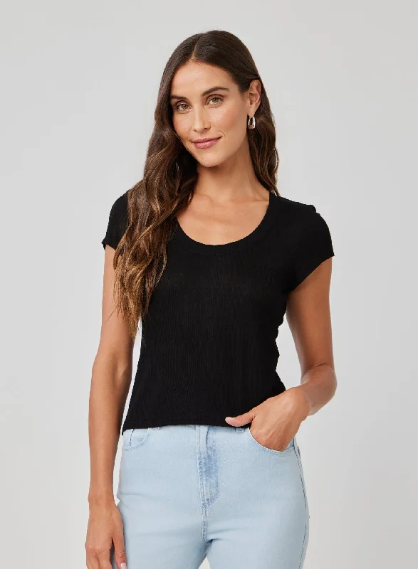 Men's Shirts with Wingtip CollarsWide Scoop Neck Tee - Black