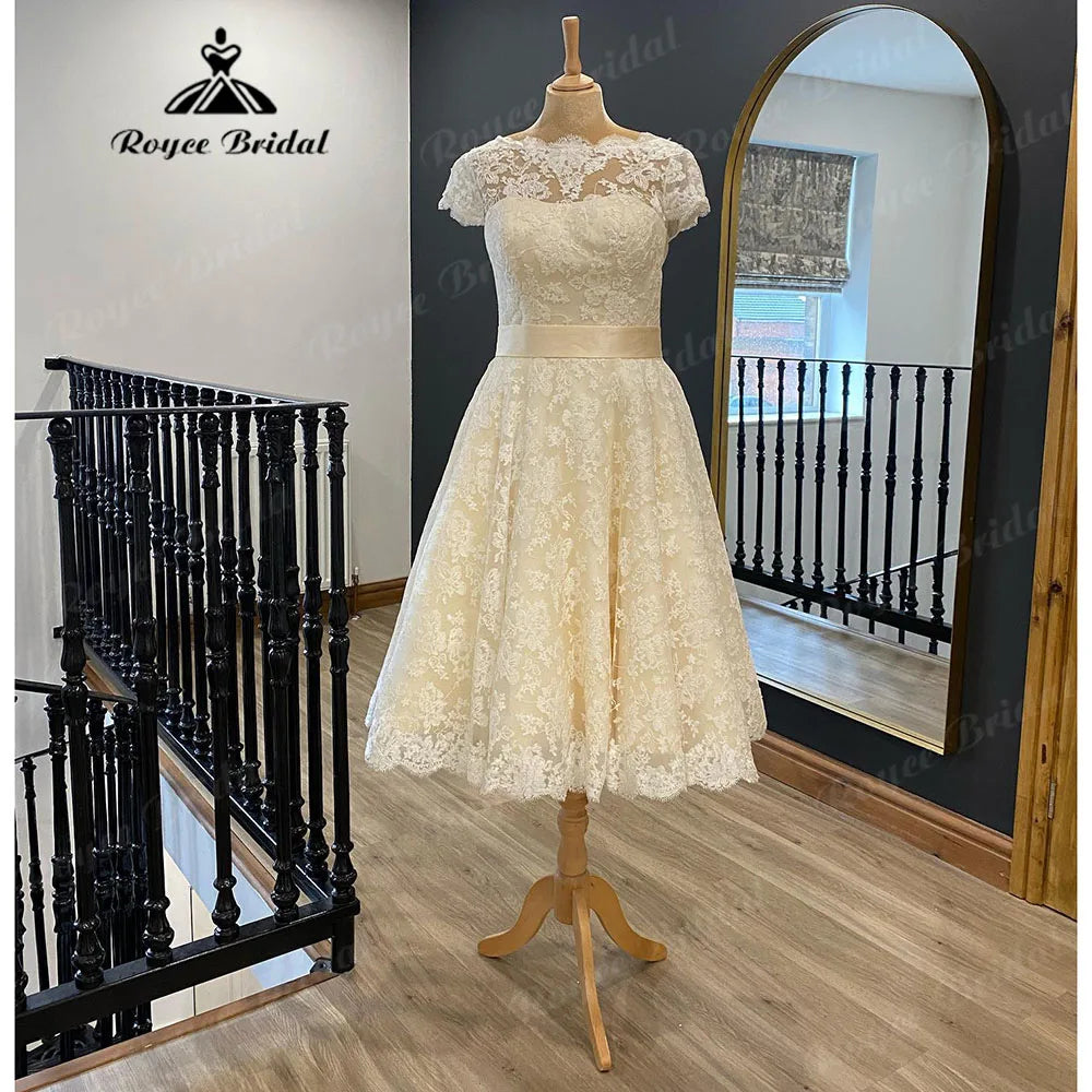 Statement DressVestidos Full Lace Short Knee-Length Wedding Dress for Women Short Sleeve Bridal Gown vestido de novia corto Roycebridal Statement DressVestidos Full Lace Short Knee-Length Wedding Dress for Women Short Sleeve Bridal Gown vestido de novia corto Roycebridal