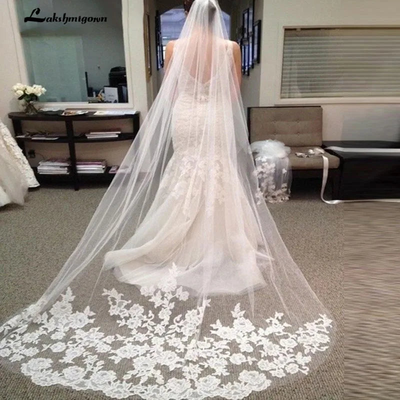 Cold-Shoulder DressRoycebridal Applique Tulle 3 Meters Long Cathedral Wedding Veils Lace Edge Bridal Veil Veu de Noiva Longo Wedding Accessories Cold-Shoulder DressRoycebridal Applique Tulle 3 Meters Long Cathedral Wedding Veils Lace Edge Bridal Veil Veu de Noiva Longo Wedding Accessories