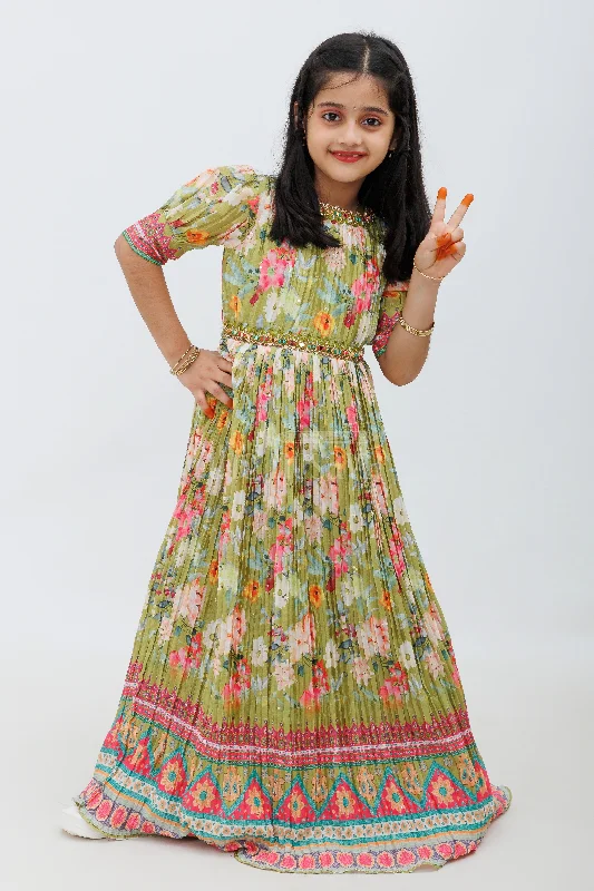 Sweetheart Neckline DressGreen Parrot Print Chinon Party Gown for Girls