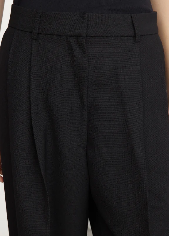 Double-Pleated Cropped Trousers