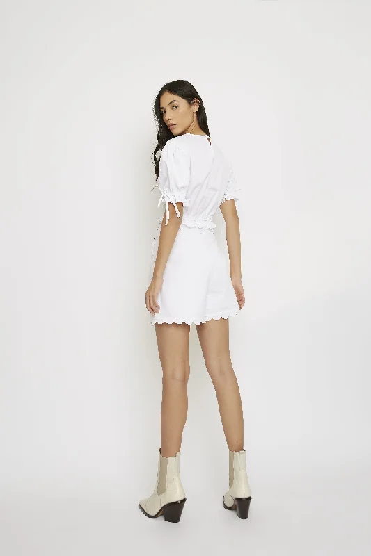 Glamorous White Belted Scallop Hem High Waisted Shorts